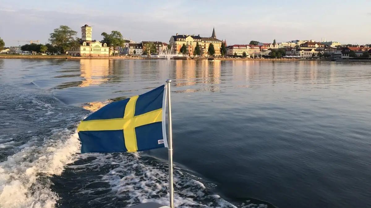 Häng med på flaggdagarna 2024! Fira alla högtider! illustration